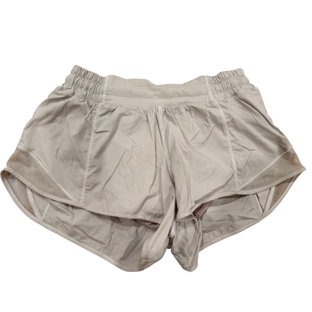 Lululemon Hotty Hot Shorts Low Rise 2.5 Inch Gray Silver Athletic Running Size 4